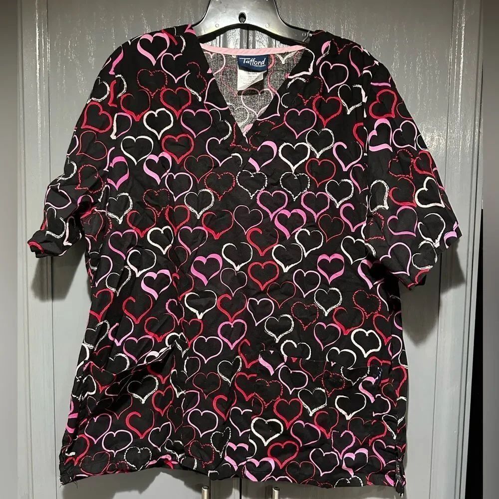 Tafford Pink and Gray Heart Scrub Top Large